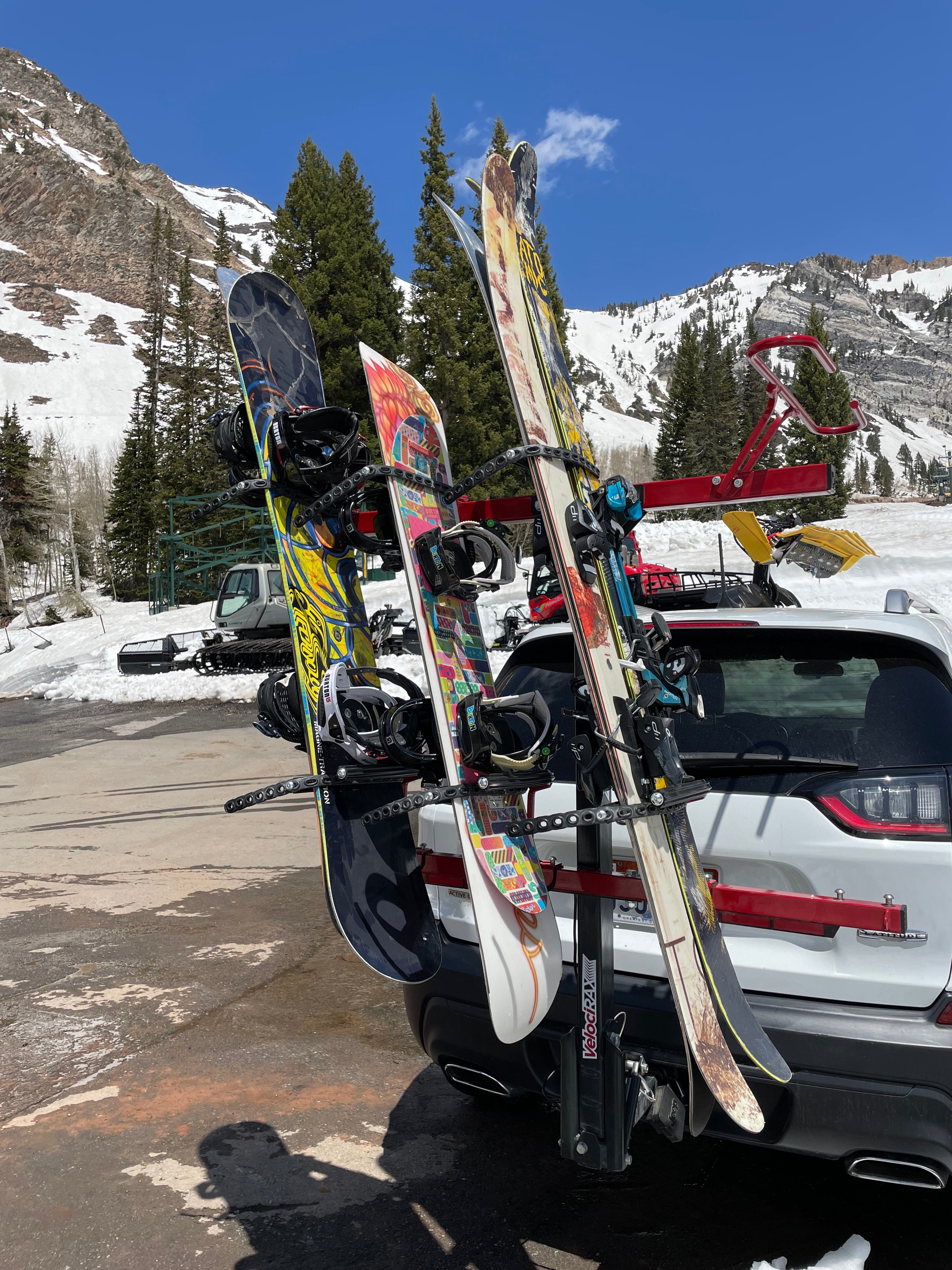 Snowboard store hitch rack